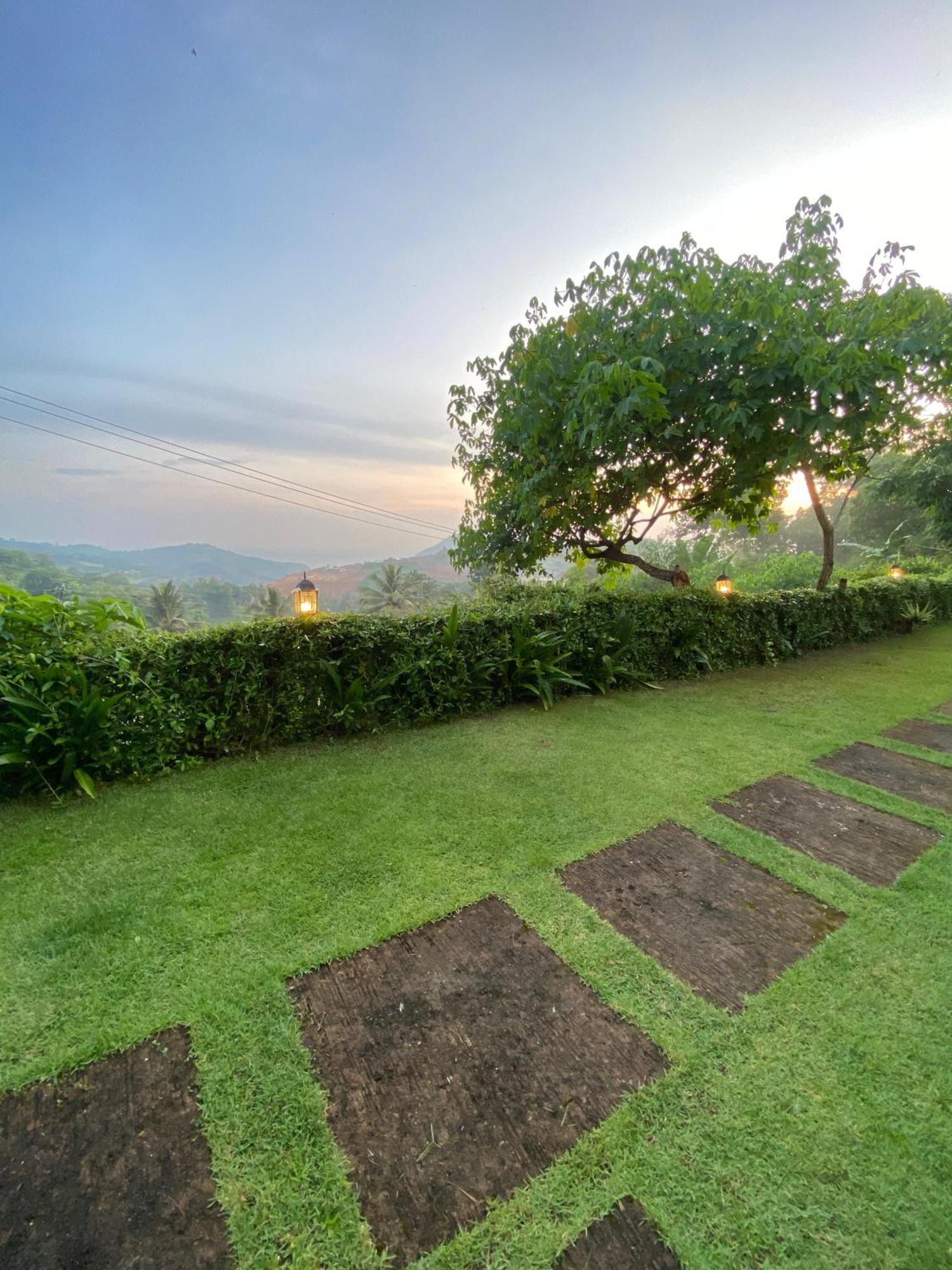 The Hill View Lombok Hotel Kuta  Exterior foto